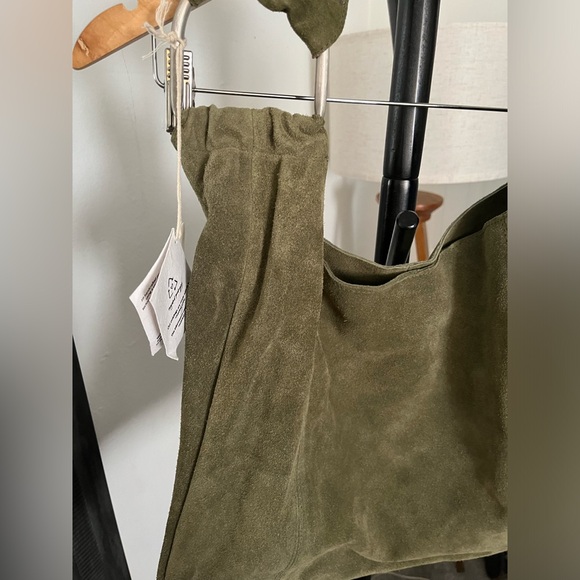 NWT FREE PEOPLE Bobbi Slouch Suede Tote | Khaki MSRP $98 - Picture 9 of 11
